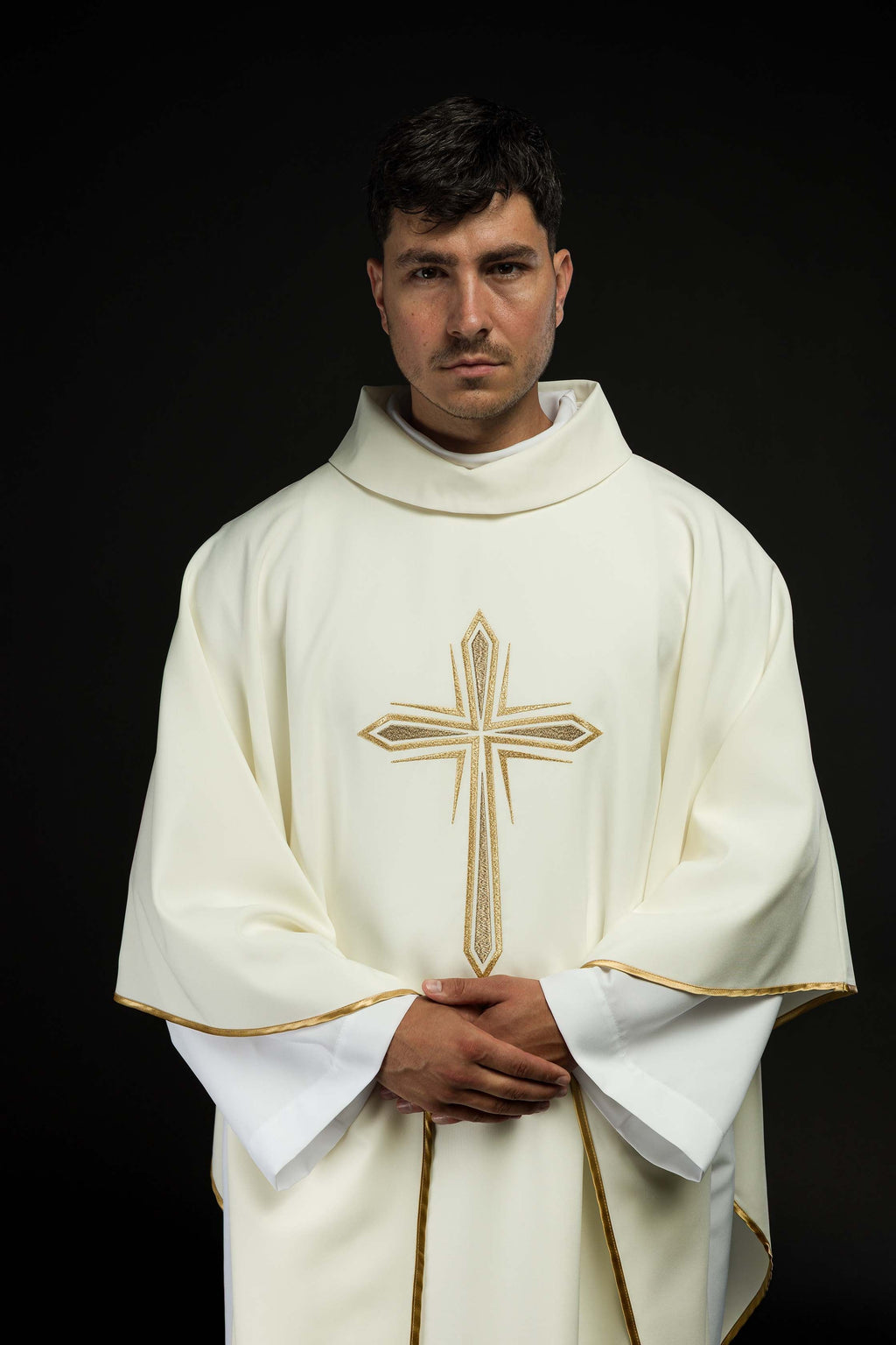 Chasuble embroidered with cross motif in ecru