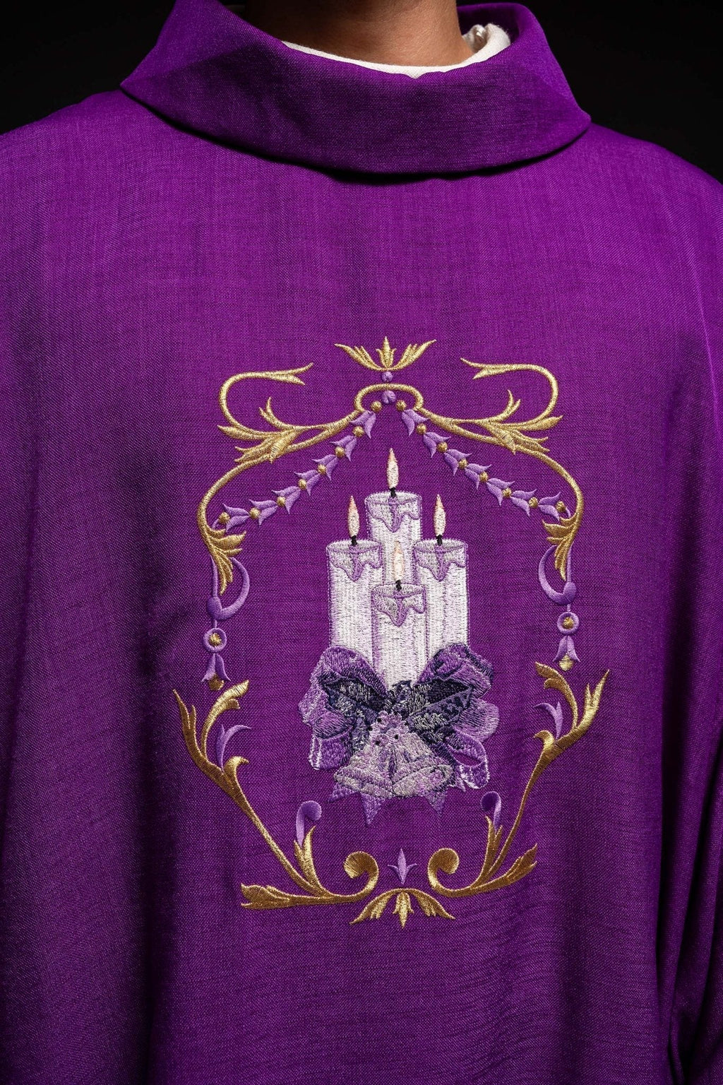 Advent chasuble with candle embroidery KOR/254/03/03 FIOLET - HAFTINAUSA.COM