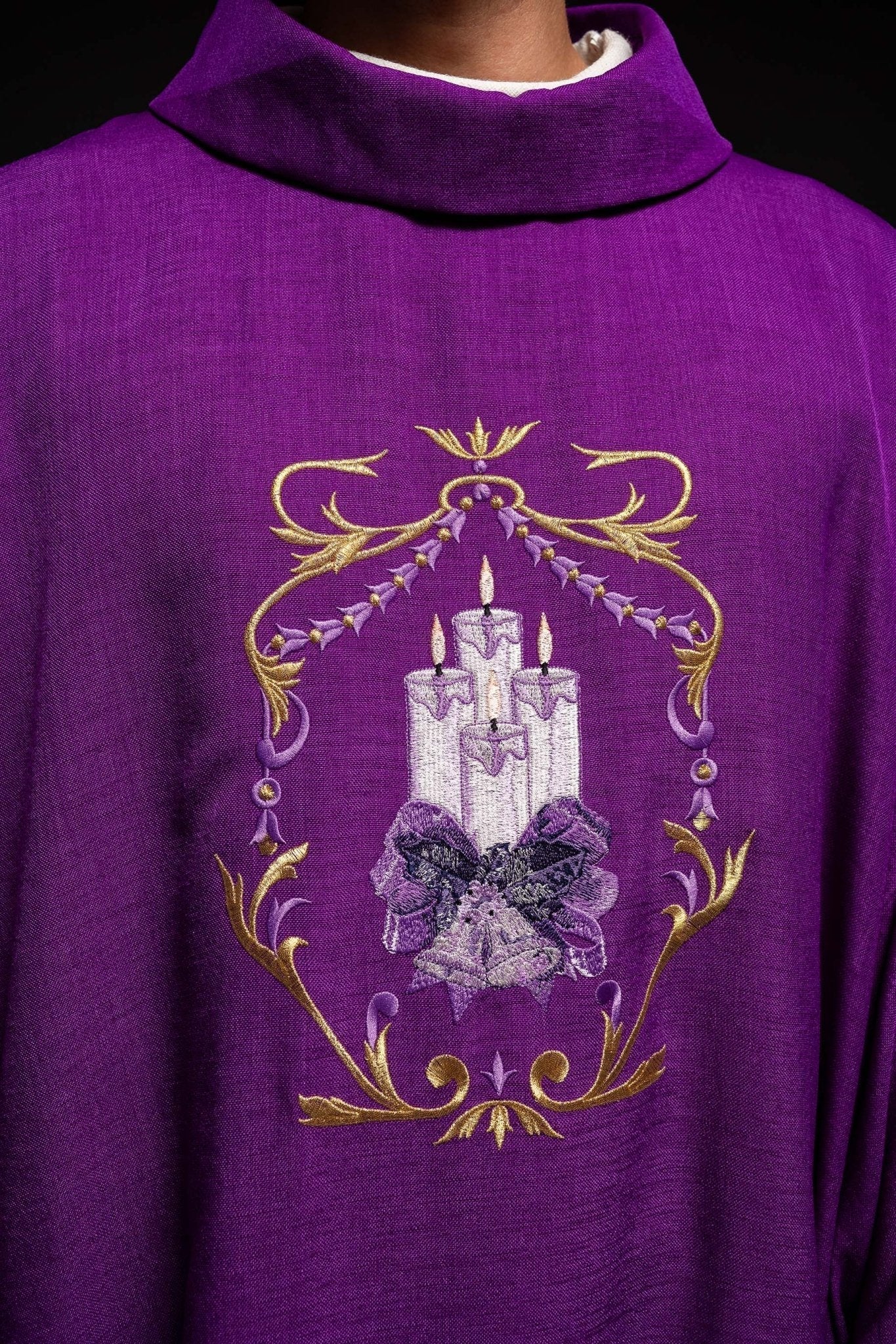 Advent chasuble with candle embroidery KOR/254/03/03 FIOLET - HAFTINAUSA.COM