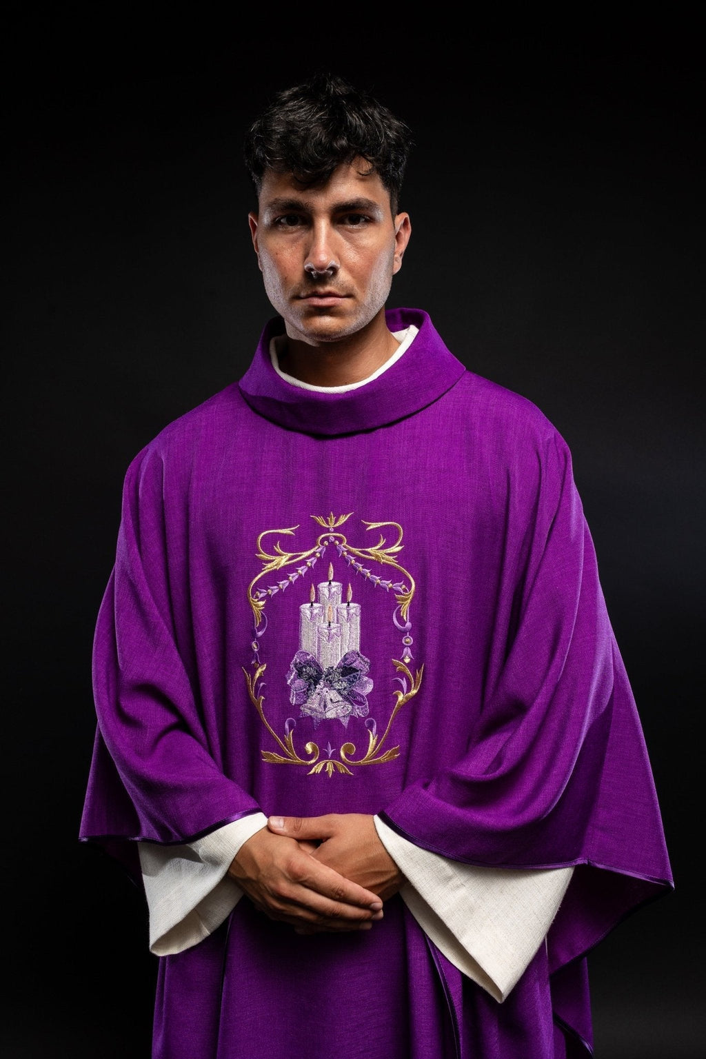 Advent chasuble with candle embroidery KOR/254/03/03 FIOLET - HAFTINAUSA.COM