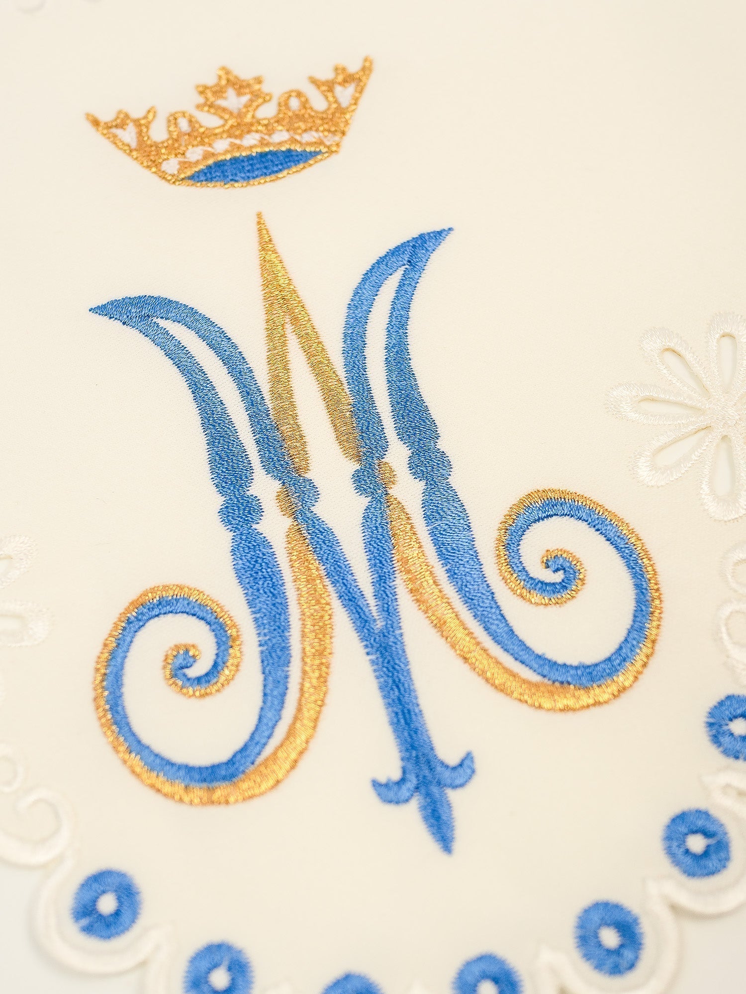 Altar cloth superfrontal with front embroidery with Marian motif KOM/047/05 19cm 3,5m - HAFTINAUSA.COM