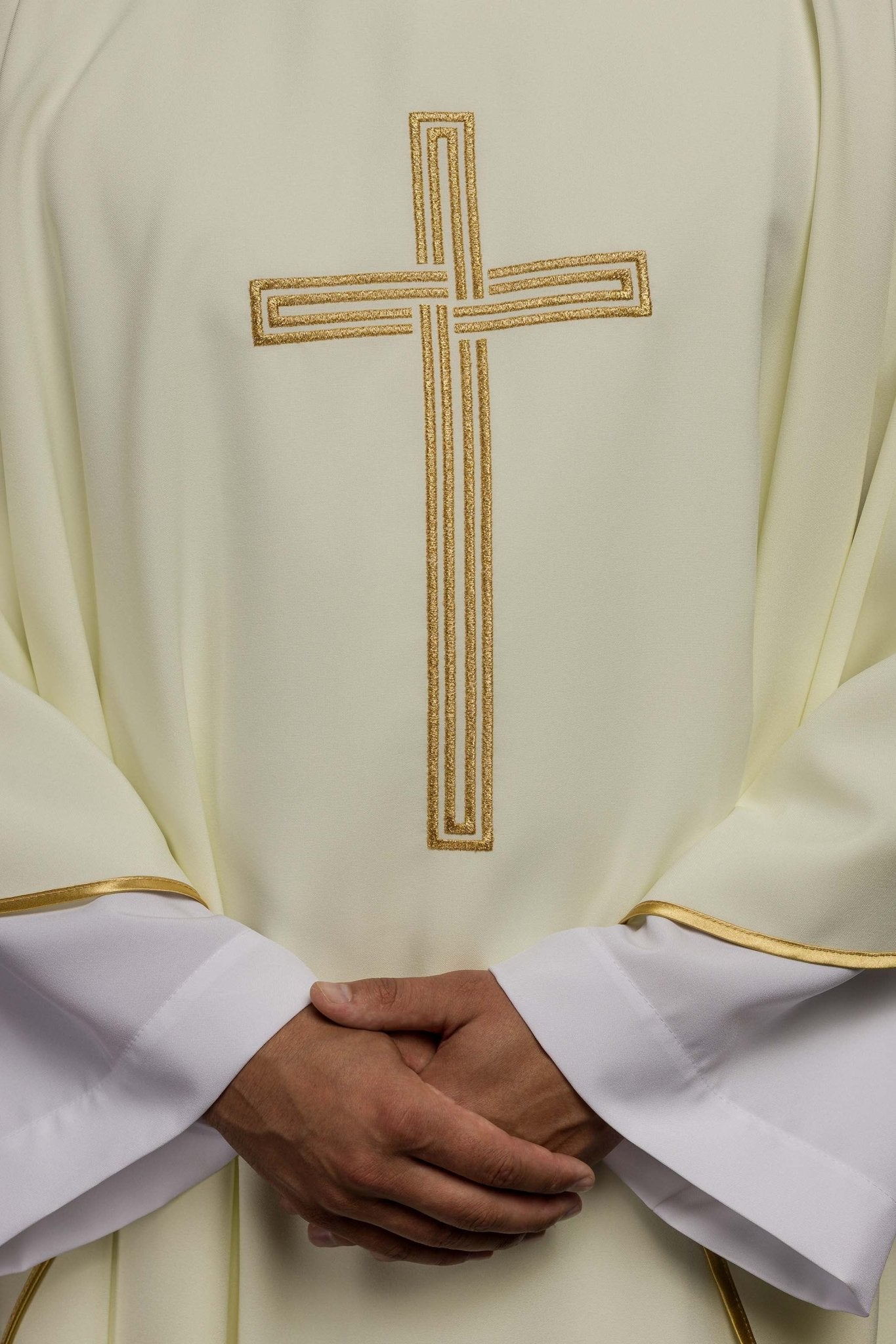 Chasuble embroidered with ecru Cross KOR/018/05/12 ECRU - HAFTINAUSA.COM