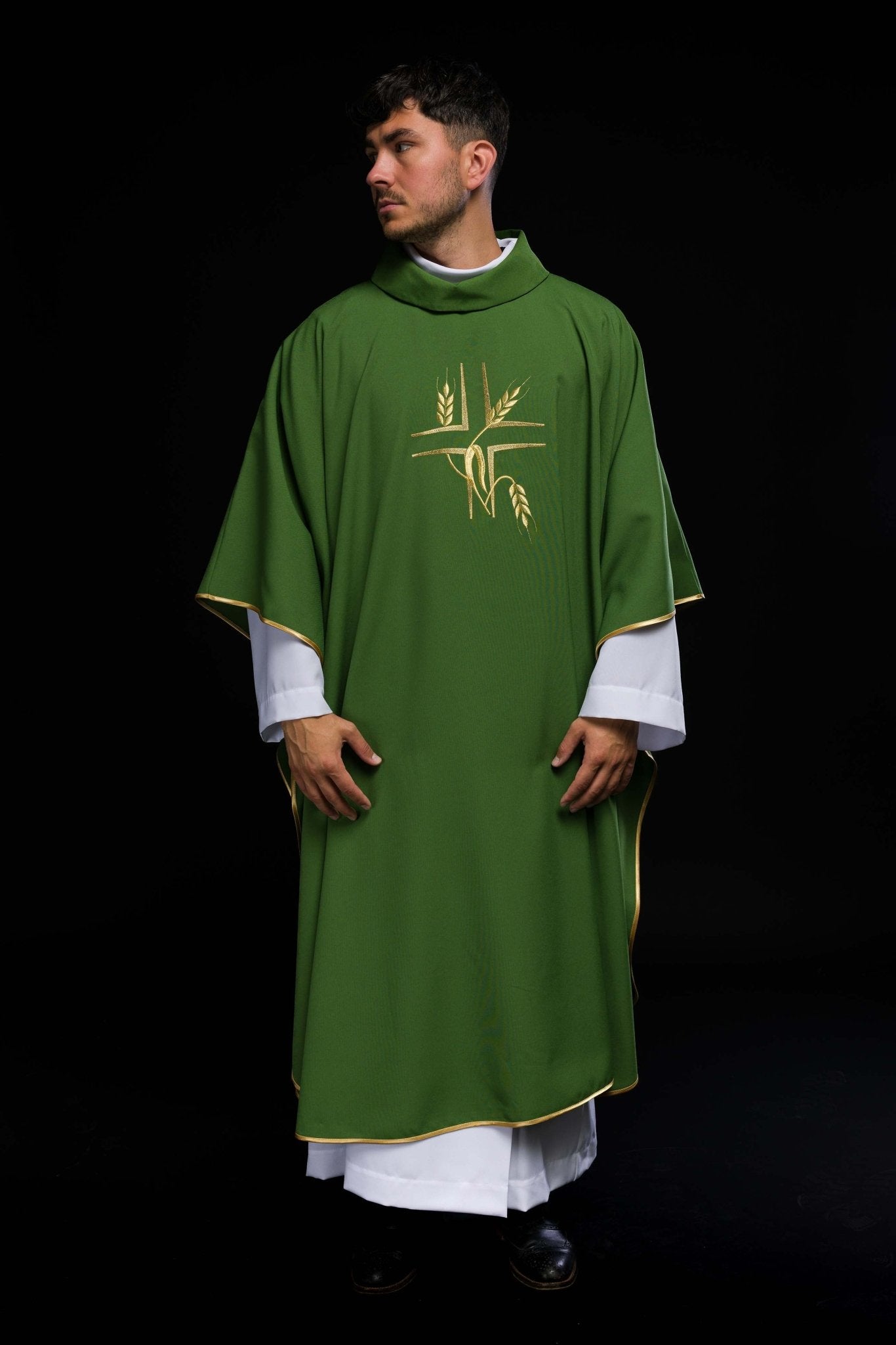 Chasuble embroidered with Green Cross KOR/016/01/12 ZIELONY - HAFTINAUSA.COM