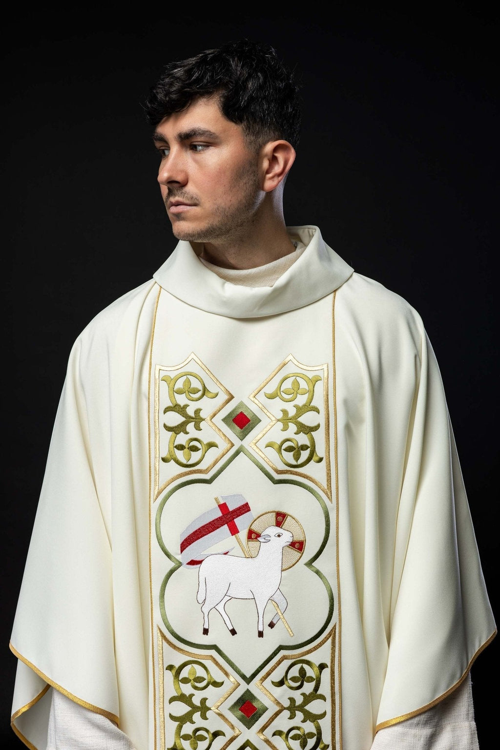 Chasuble embroidered with Lamb pattern in ecru KOR/039/05/01 ECRU - HAFTINAUSA.COM