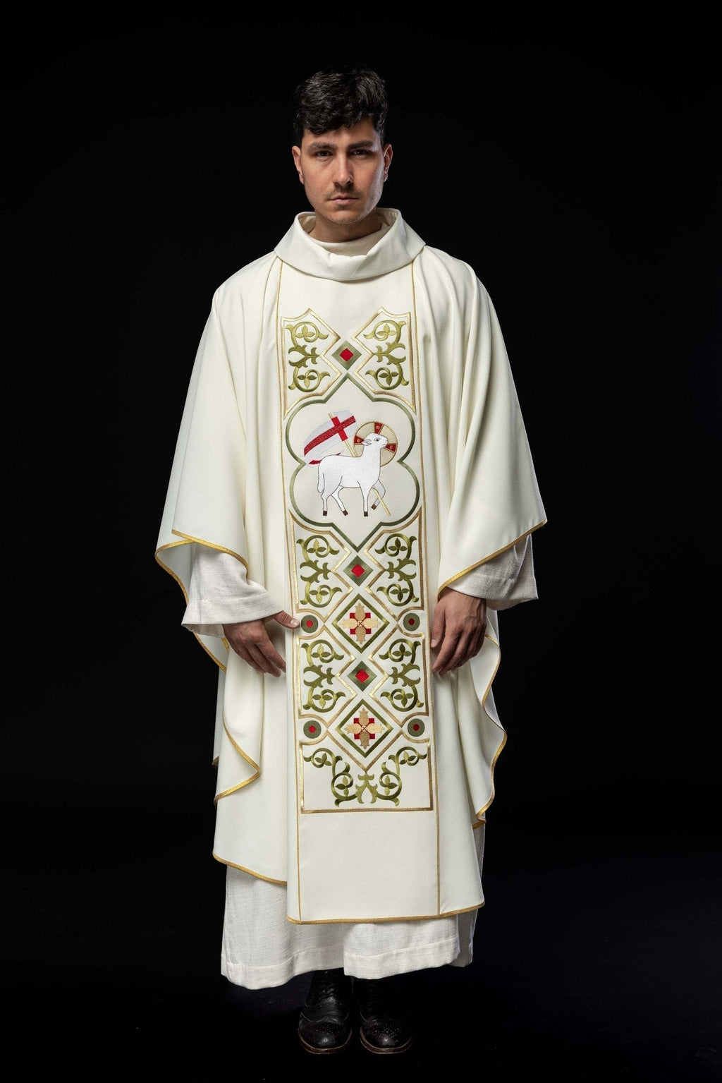 Chasuble embroidered with Lamb pattern in ecru KOR/039/05/01 ECRU - HAFTINAUSA.COM