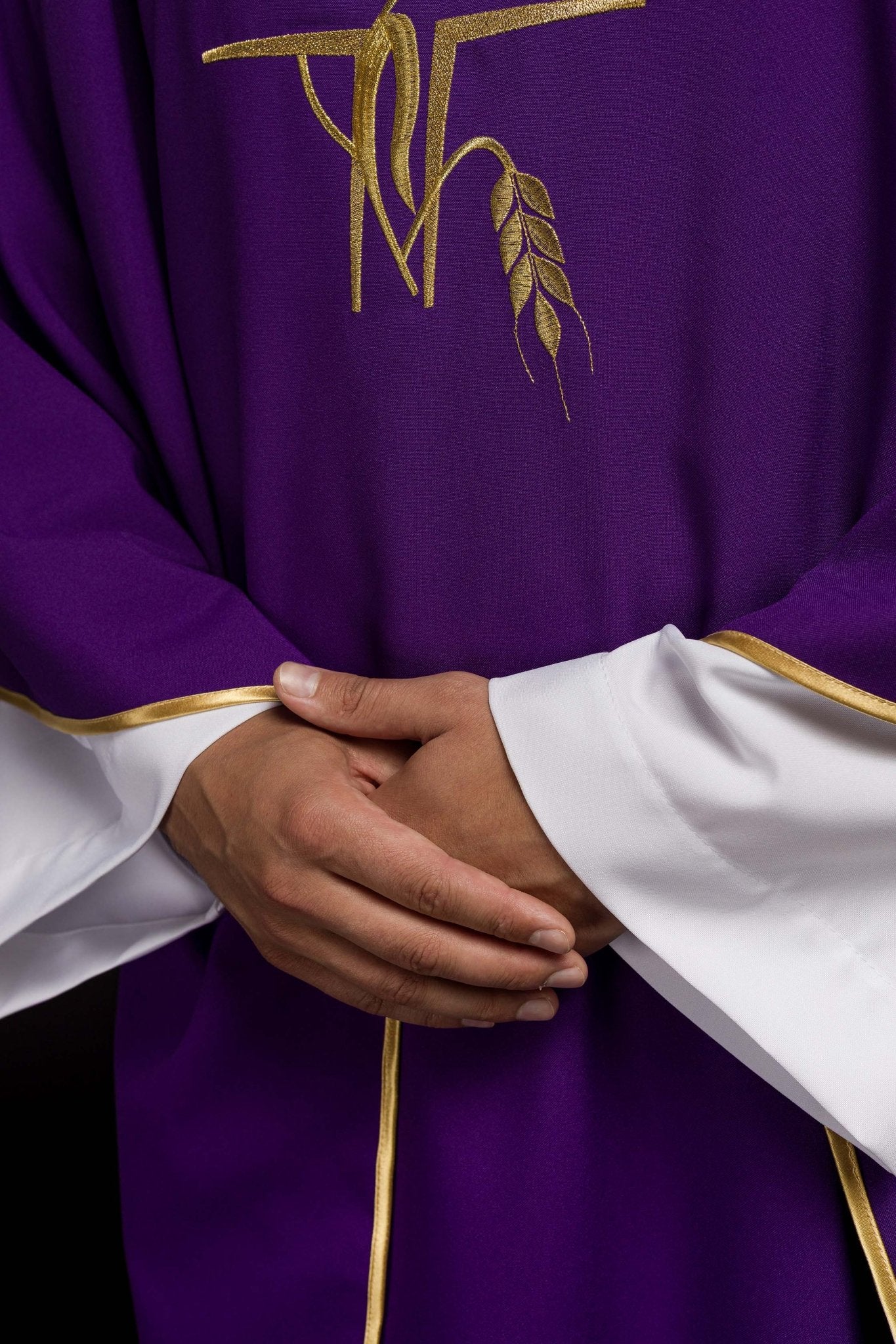 Chasuble embroidered with Purple Cross KOR/016/03/12 FIOLET - HAFTINAUSA.COM