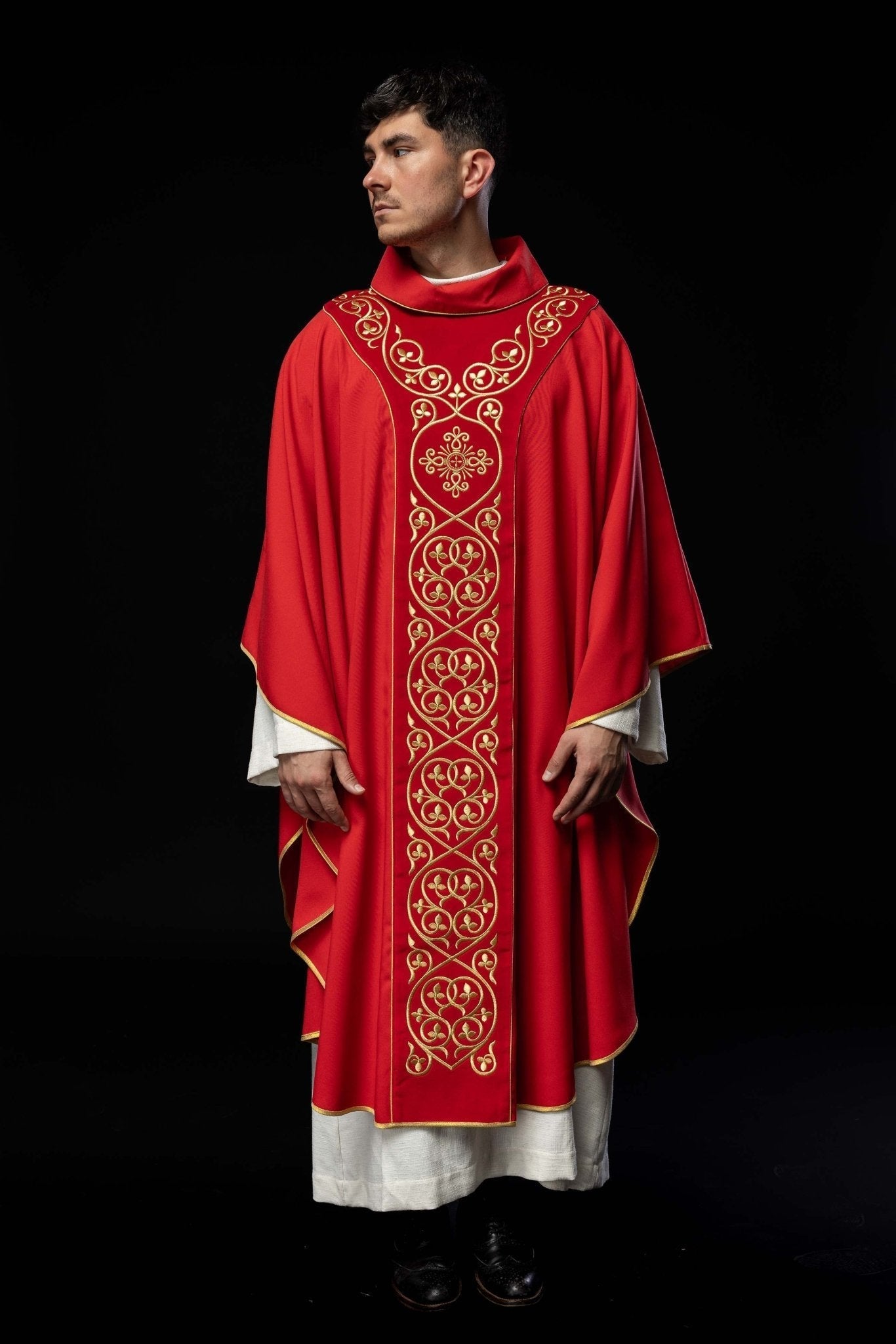 Chasuble made from soft touch red velvet fabric KOR/169/02 - HAFTINAUSA.COM