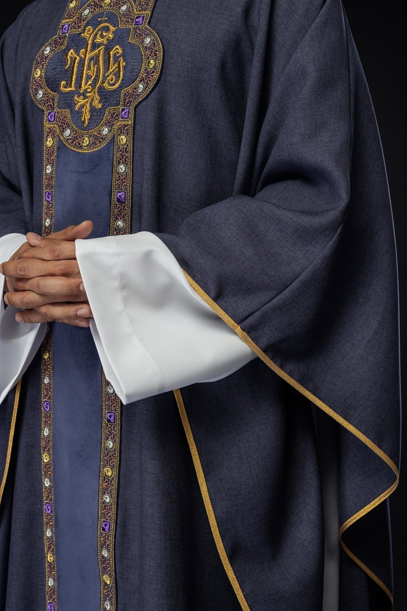 Chasuble with richly embroidered orphrey and piping around the IHS I collar embroidery in purple S - 7067 - 03 - 70 - HAFTINAUSA.COM