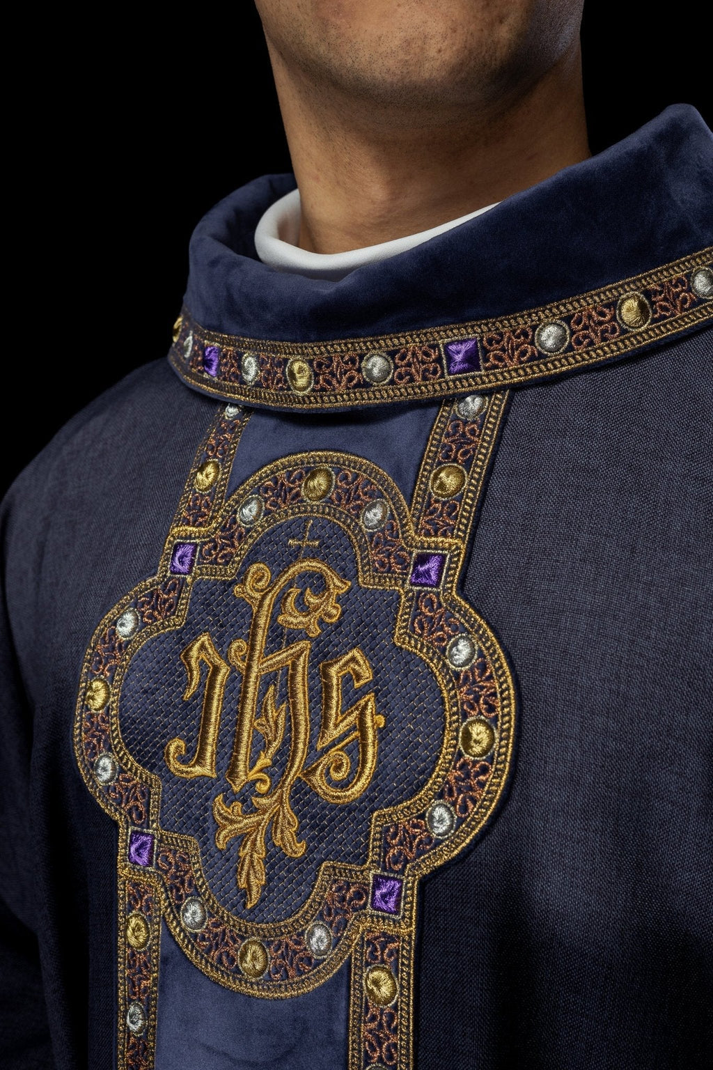 Chasuble with richly embroidered orphrey and piping around the IHS I collar embroidery in purple S - 7067 - 03 - 70 - HAFTINAUSA.COM