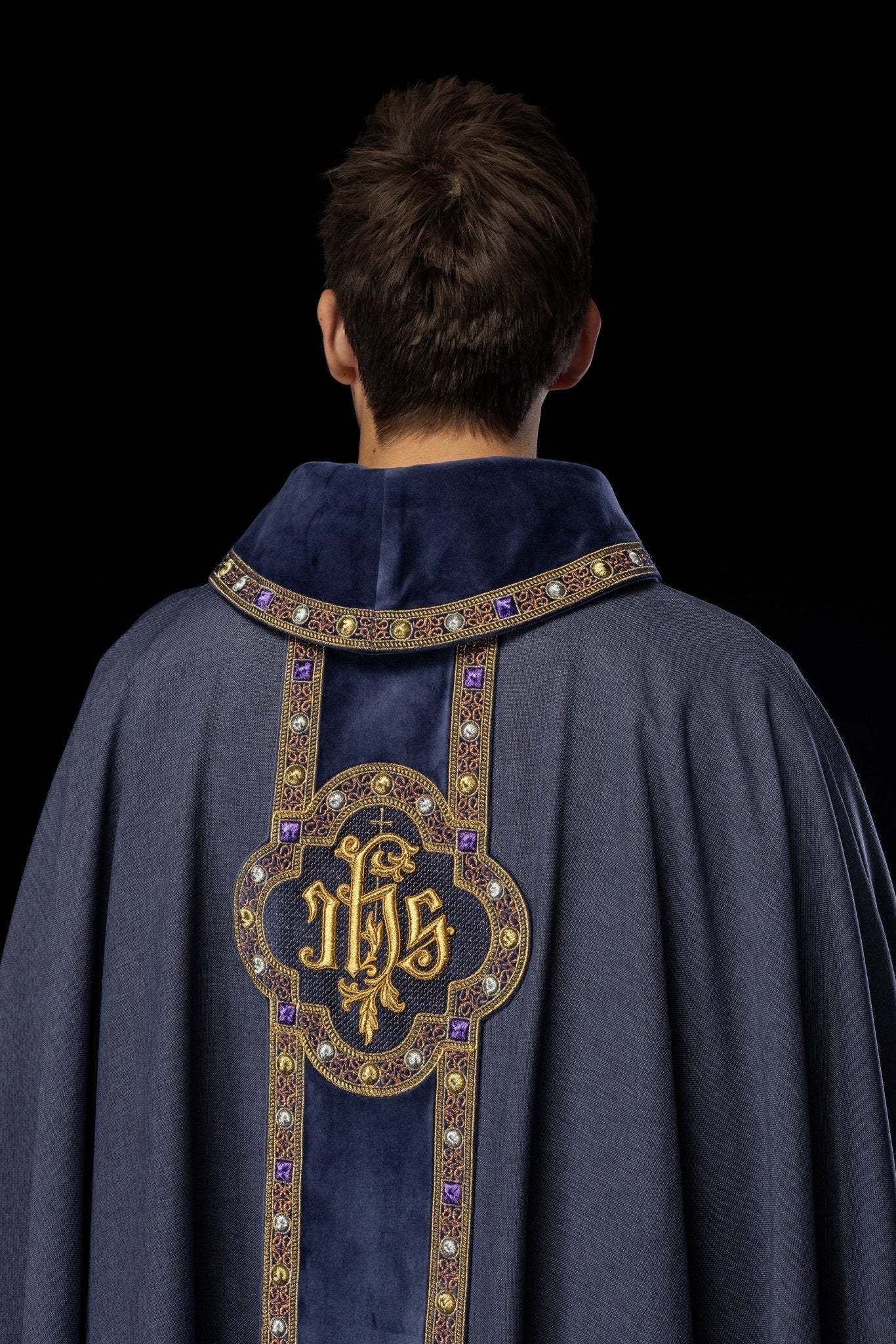 Chasuble with richly embroidered orphrey and piping around the IHS I collar embroidery in purple S - 7067 - 03 - 70 - HAFTINAUSA.COM