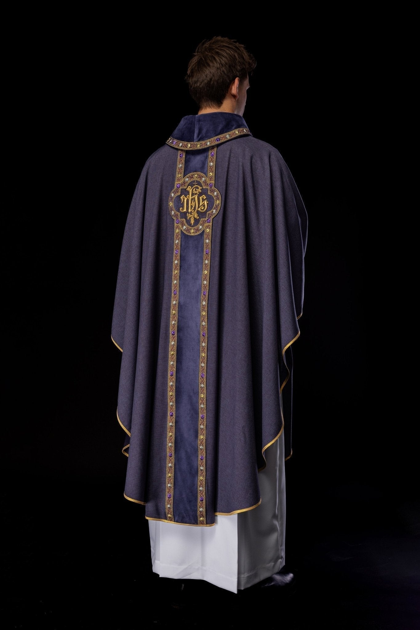Chasuble with richly embroidered orphrey and piping around the IHS I collar embroidery in purple S - 7067 - 03 - 70 - HAFTINAUSA.COM