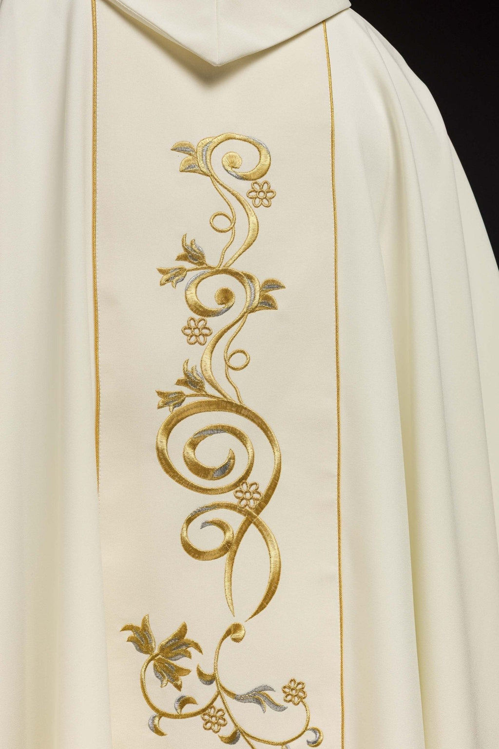 Classic ivory chasuble with embroidred IHS motif KOR/031/05/01 ECRU - HAFTINAUSA.COM