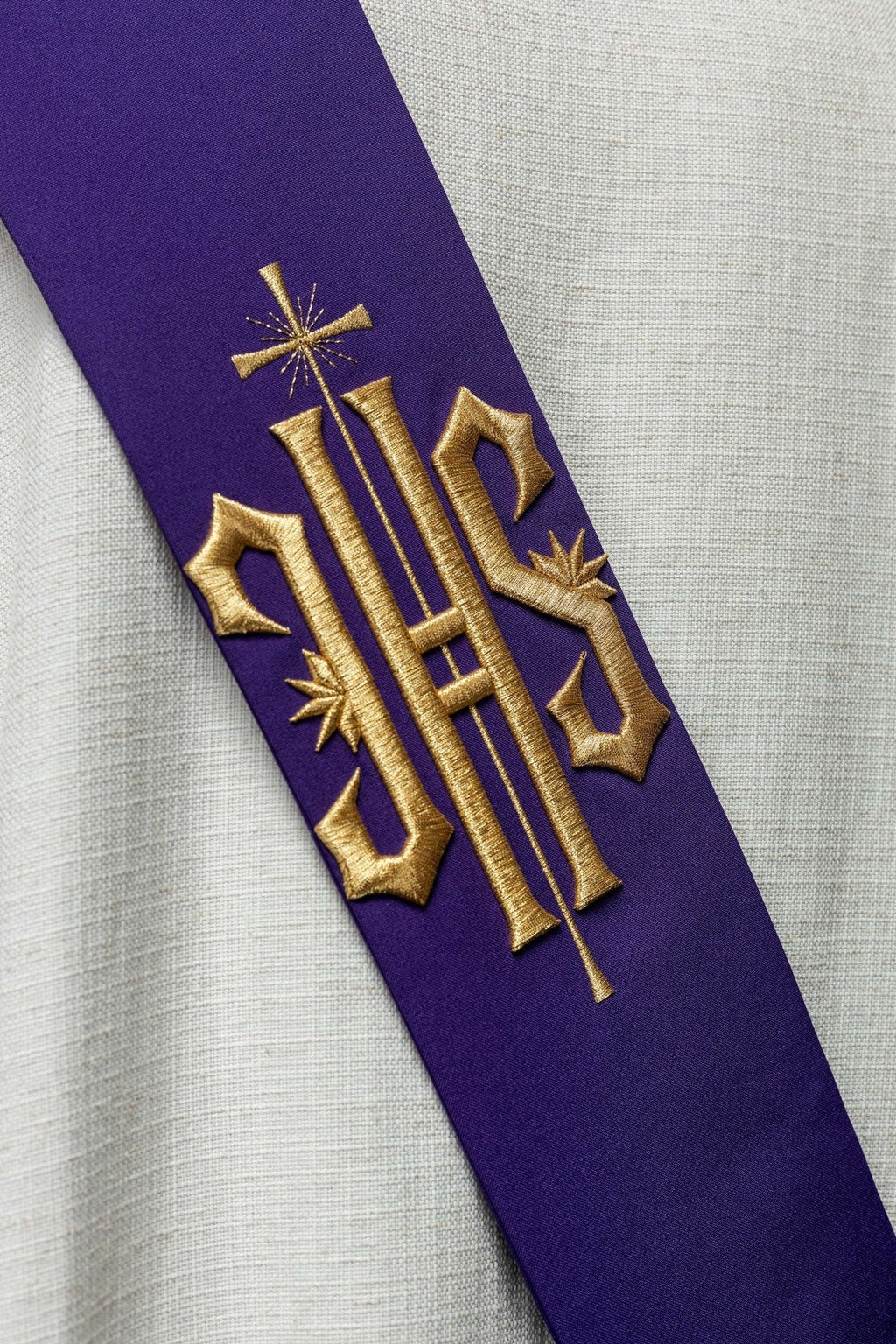 Deacon stole embroidered with IHS and Cross in purple KSD/135/03/01 FIOLET - HAFTINAUSA.COM
