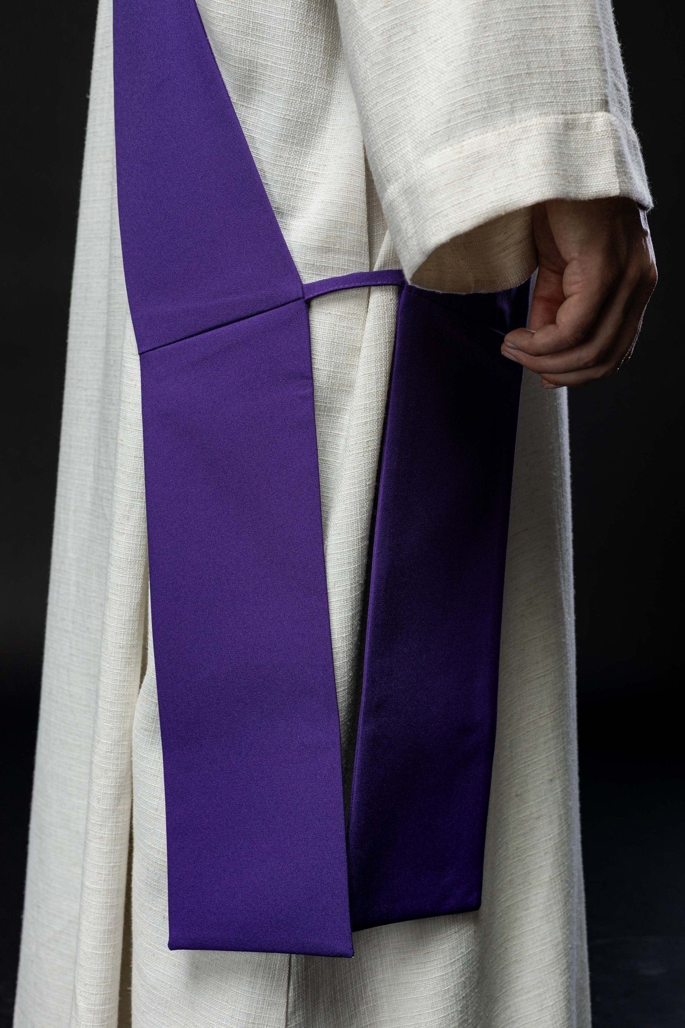 Deacon stole embroidered with IHS and Cross in purple KSD/135/03/01 FIOLET - HAFTINAUSA.COM