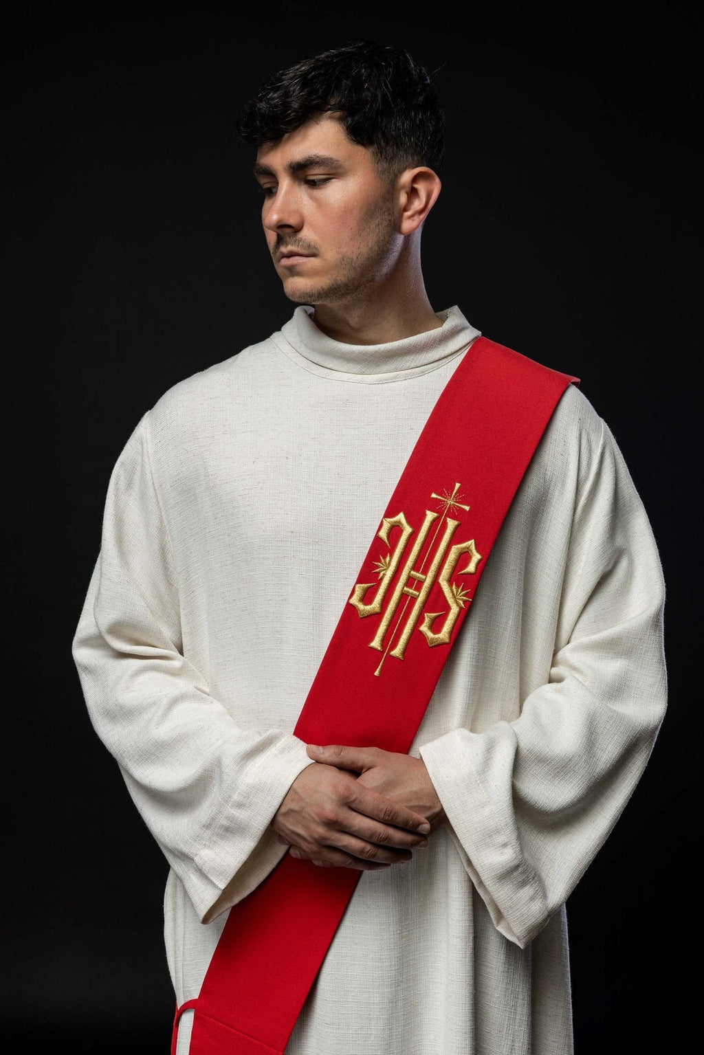 Deacon stole embroidered with IHS and Cross in red KSD/135/02/01 CZERWONY - HAFTINAUSA.COM