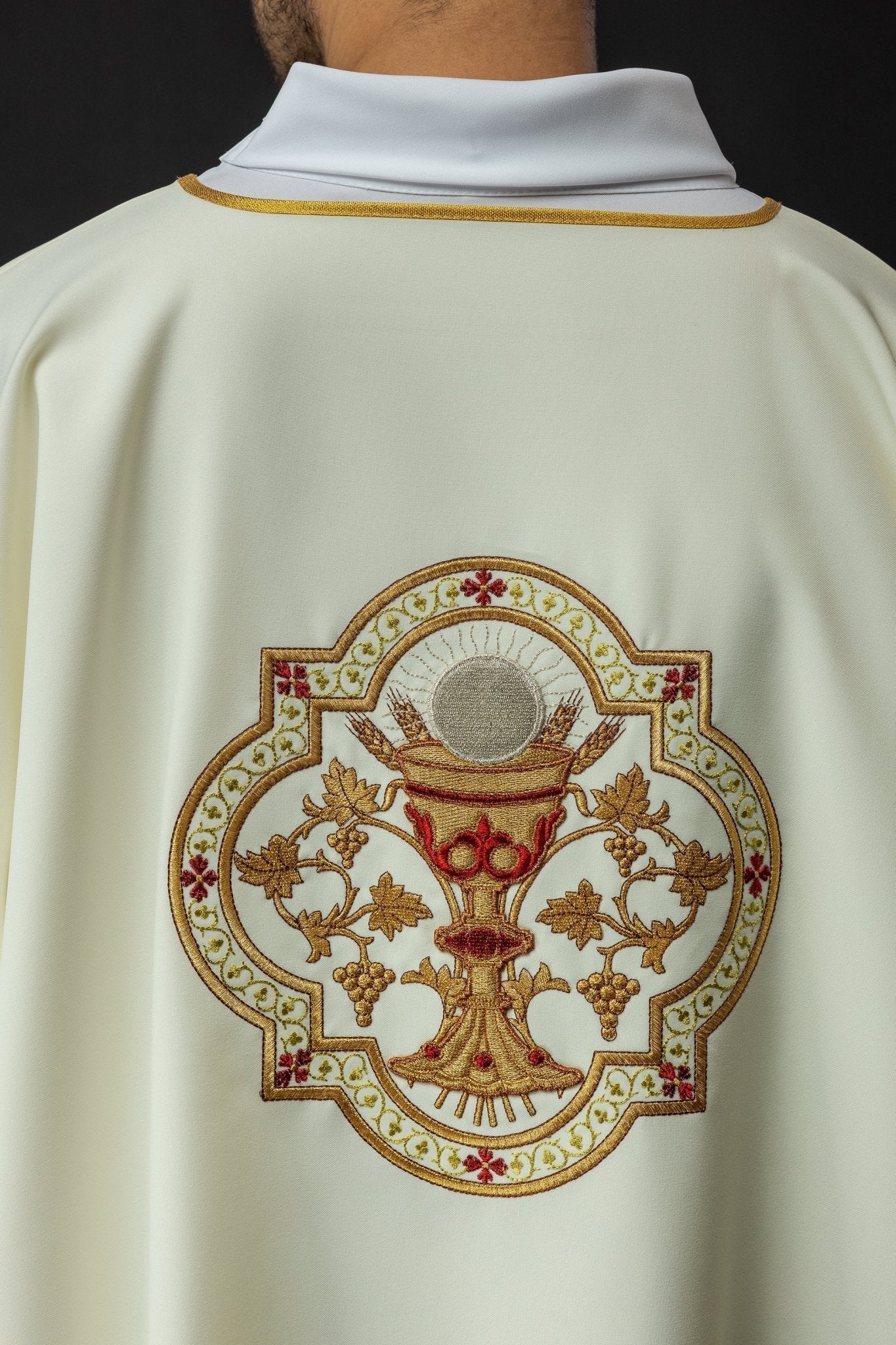 Deacons dalmatic with the Sacred Heart of Jesus and Eucharistic Chalice embroidery KDL/118/05/01/D - HAFTINAUSA.COM