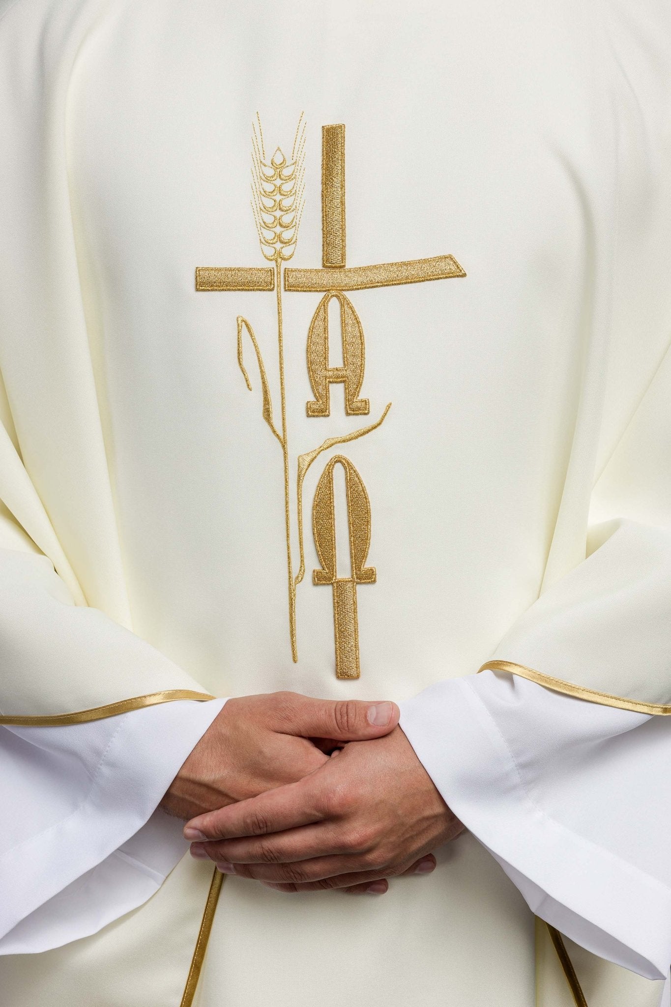 Ecru chasuble with cross and alfa omega symbols KOR/013/05/12 ECRU - HAFTINAUSA.COM