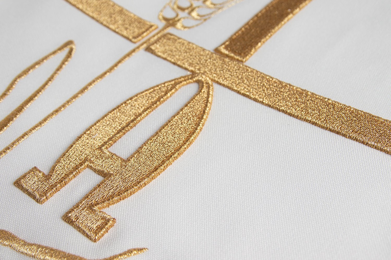 Ecru chasuble with cross and alfa omega symbols KOR/013/05/12 ECRU - HAFTINAUSA.COM