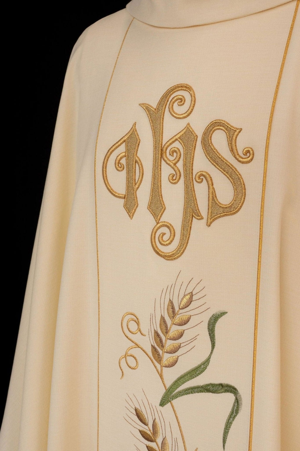 Ecru chasuble with IHS and grapes embroidery KOR/117/05/01 ECRU - HAFTINAUSA.COM