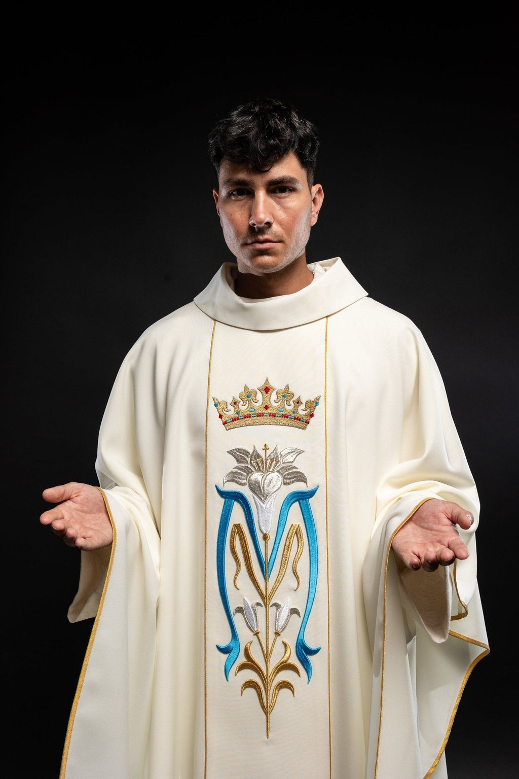Ecru liturgical Marian chasuble embroidered with a crown KOR/058/05/01 ECRU - HAFTINAUSA.COM