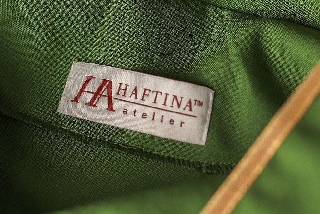 Green chasuble with cross embroidery KOR/037/01/12 ZIELONY - HAFTINAUSA.COM