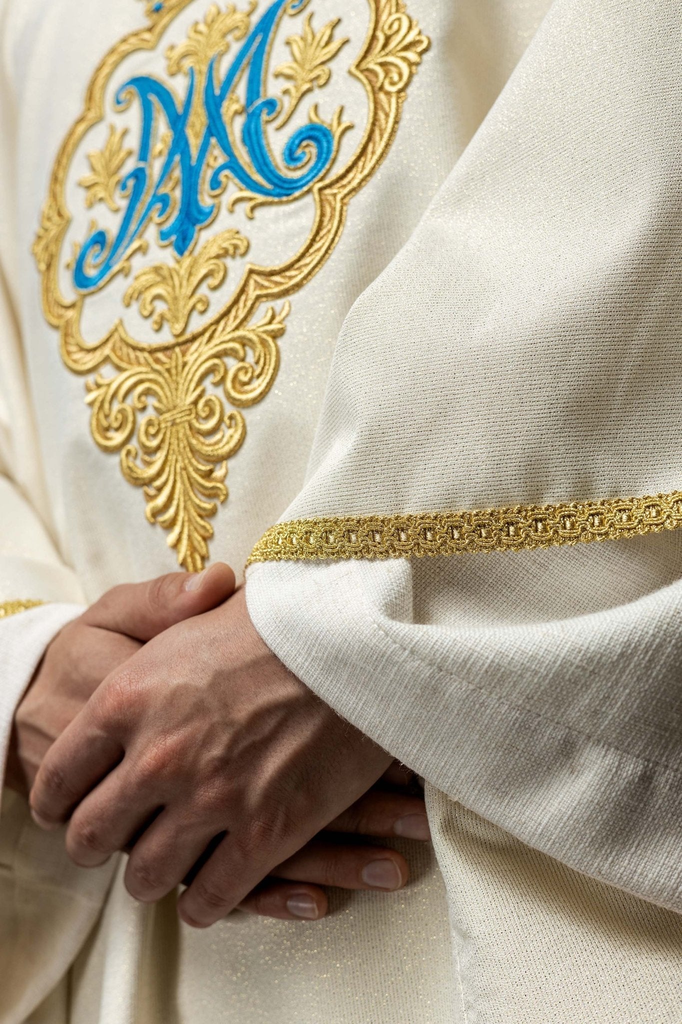 Liturgical Chasuble with Embroidered Marian Coat of Arms and Crown LE/7044/05 - HAFTINAUSA.COM