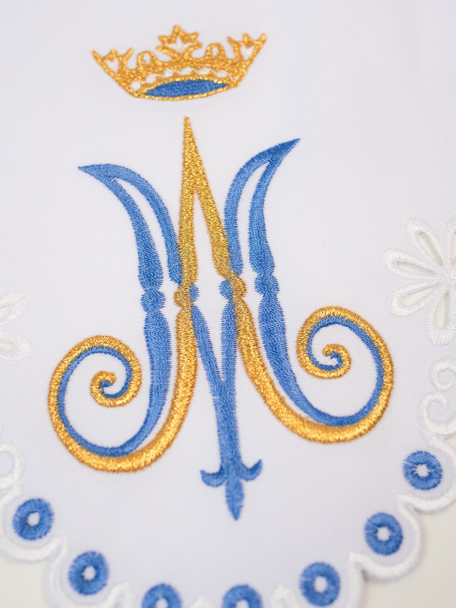 Marian superfrontal in white with embroidery KOM/047/04 19cm 3,5m - HAFTINAUSA.COM