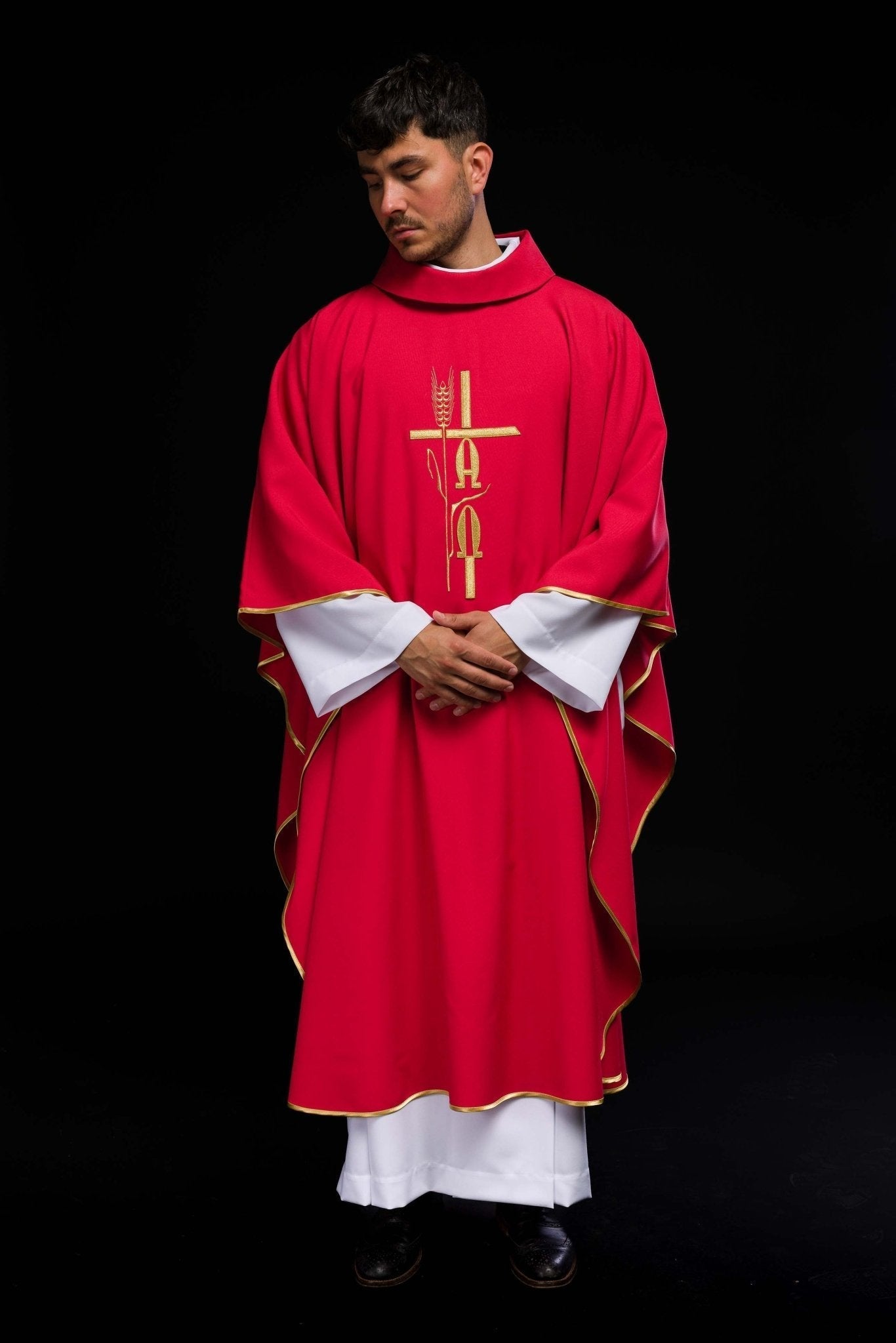 Red chasuble with cross and alfa omega symbols KOR/013/02/12 CZERWONY - HAFTINAUSA.COM