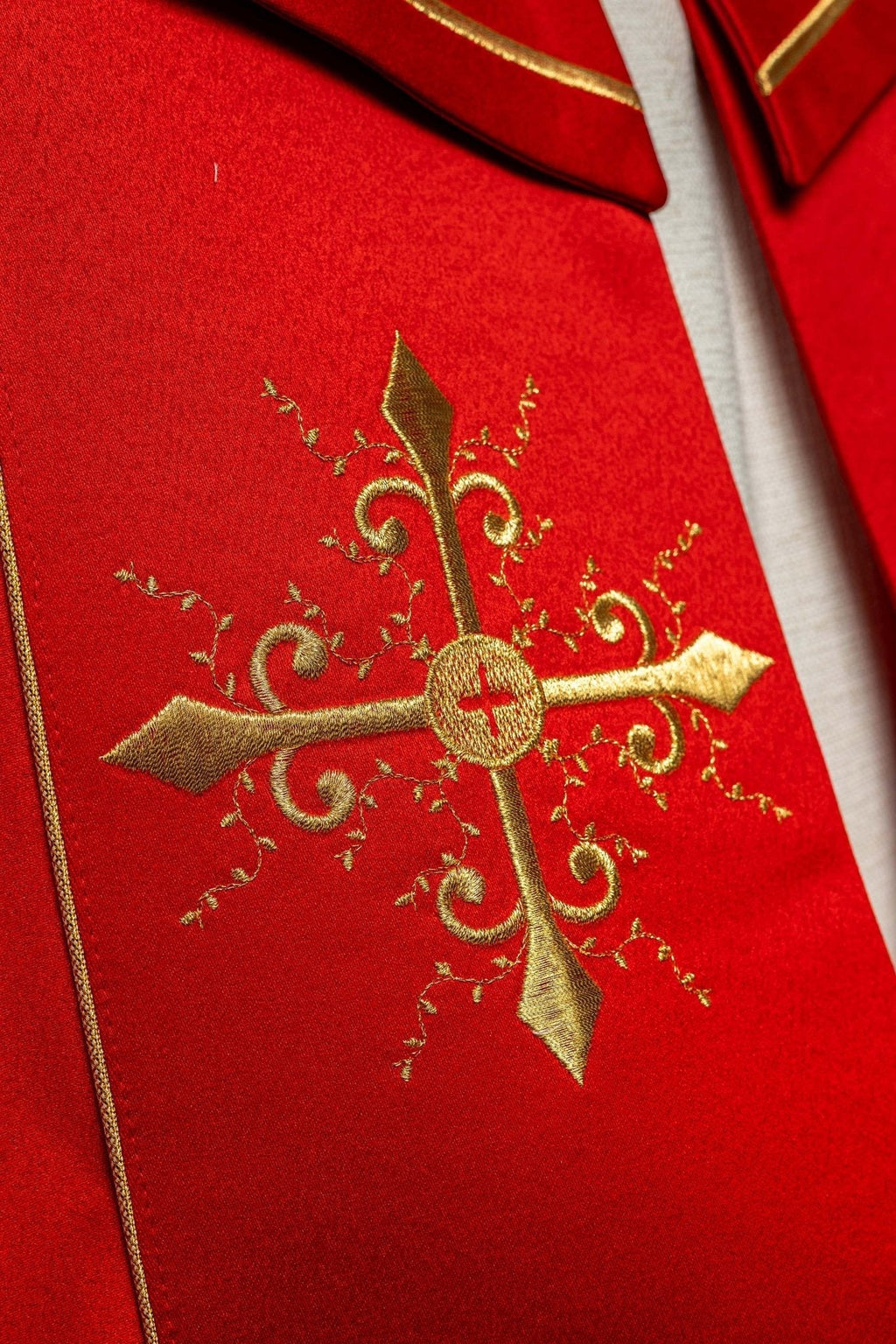 Red church cope with embroidery with gold crosses KKP/024/02/20 CZERWONA SAT. POMPON 145cm - HAFTINAUSA.COM