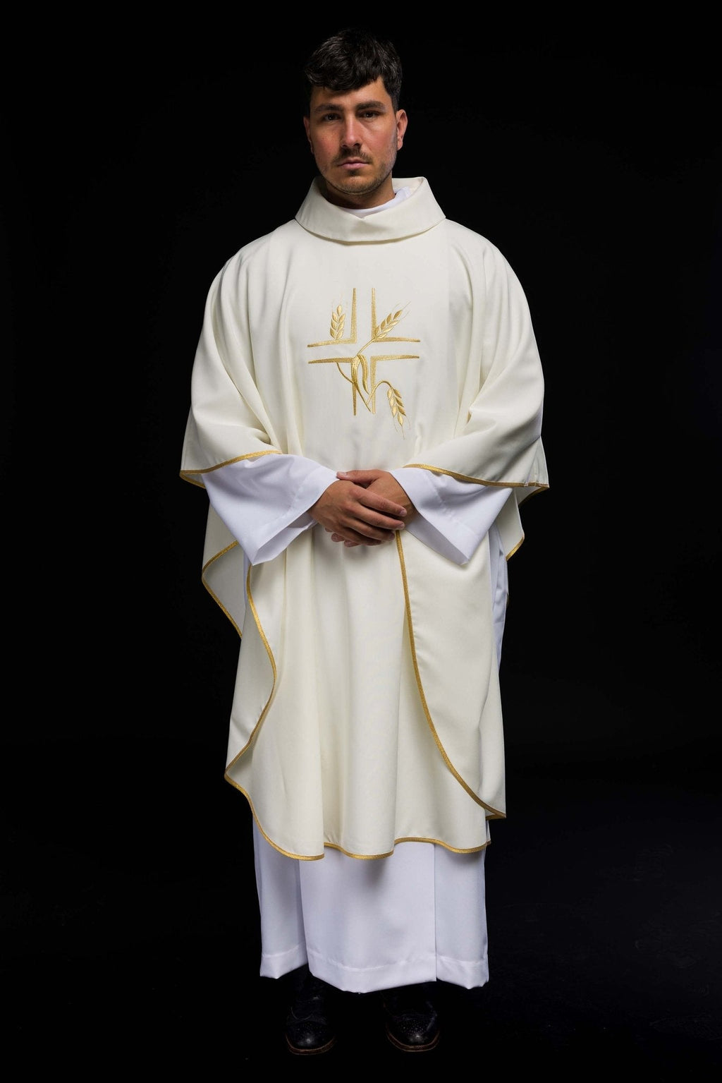 Simple ecru chasuble with golden embroidery KOR/016/05/12 ECRU - HAFTINAUSA.COM